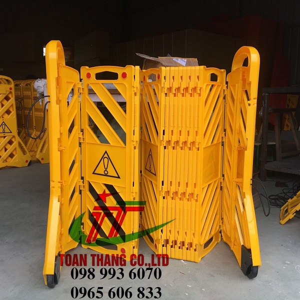 hàng rào nhựa gấp gọn 